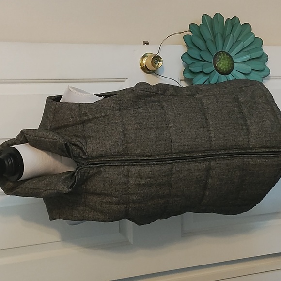 Old Navy black and white puff vest. - Picture 2 of 8